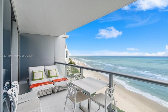 Building Photo - 17001 Collins Ave