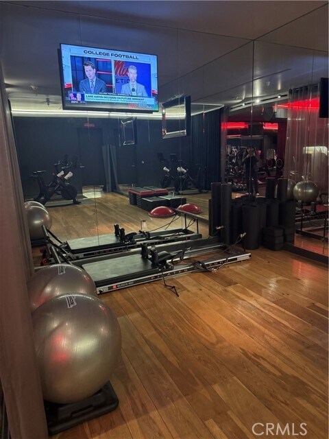 Building Photo - 6250 Hollywood Blvd