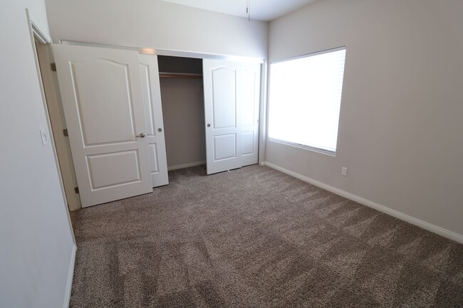 Building Photo - Northview Meadows Luxury Duplexes