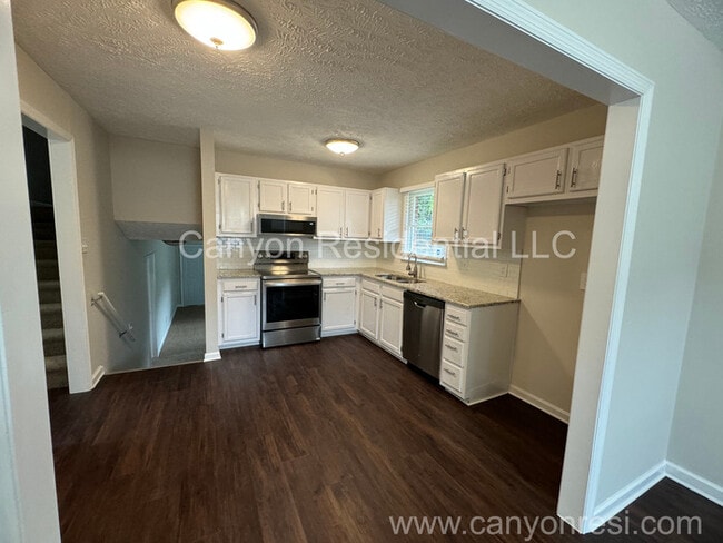 Building Photo - 6615 Burgenfield Dr