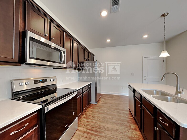 Building Photo - 119 Hazel Pk Dr