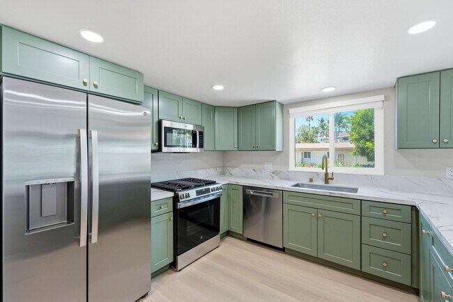Building Photo - 211 Avenida Monterey