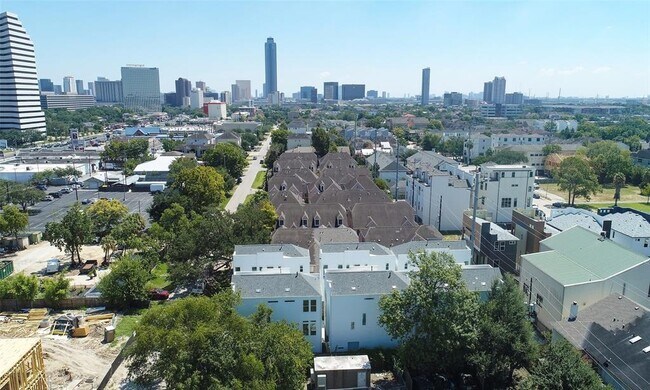 Building Photo - 5903 Val Verde St
