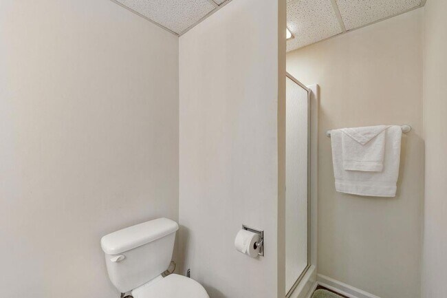 Building Photo - 1502 Rockcrest Way
