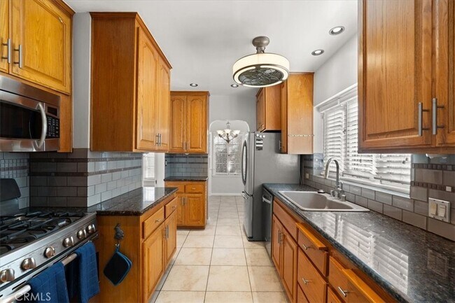 Building Photo - 1763 Stearns Dr