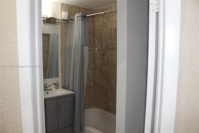 Building Photo - 28 NE 164th St