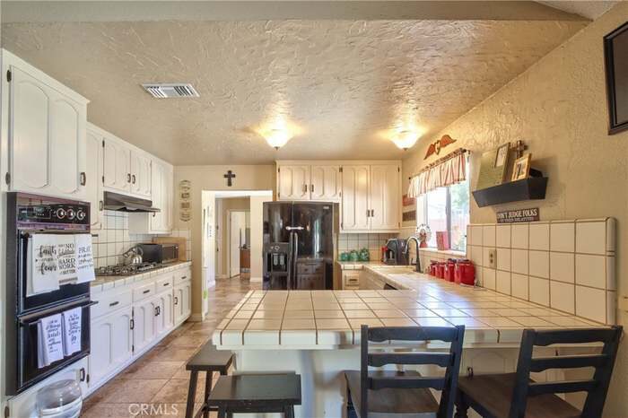 Building Photo - 21355 Webster Ave