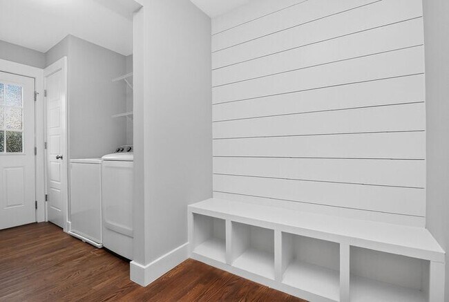 Building Photo - Charming 3BD/2BA Bungalow in Druid Hills!