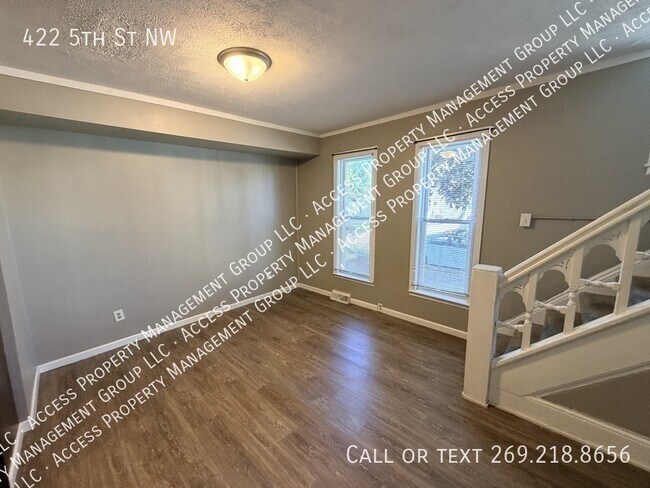 Building Photo - 422 5th St NW