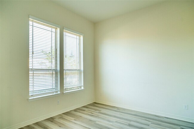 Building Photo - 3618 Windward Canyon Dr