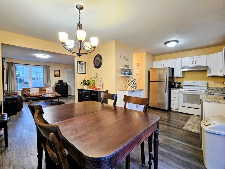 Building Photo - 71 Laurel Dr