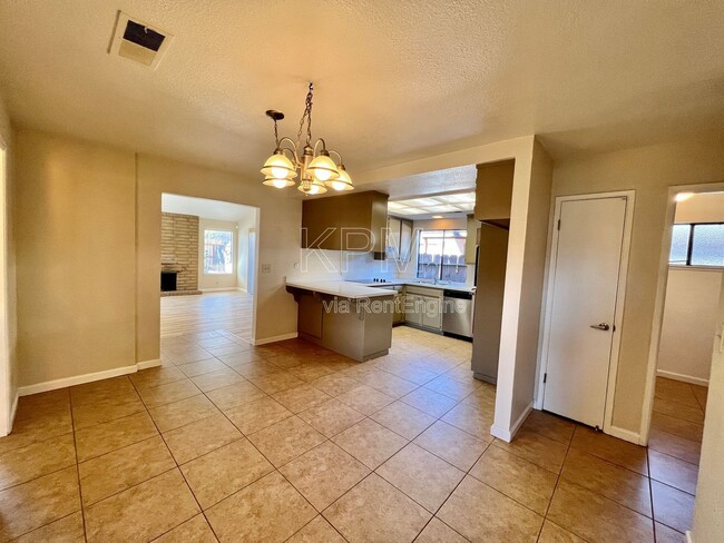 Building Photo - 4517 Da Vinci Dr