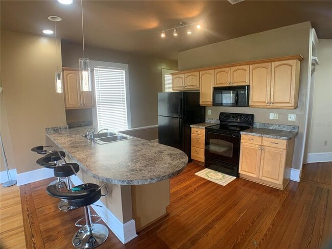 Building Photo - 23 E Magnolia Ave