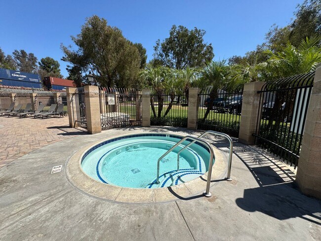 Building Photo - Stunning 2Bd/2Ba Home in Yorba Linda!