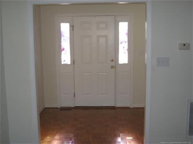 Building Photo - 125 Mosswood Dr