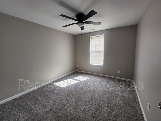 Building Photo - 515 S 20th St