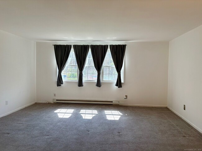 Building Photo - 39 Briarwood Ln