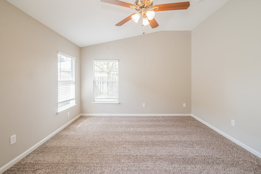 Building Photo - 2109 S Cranbrook Ave