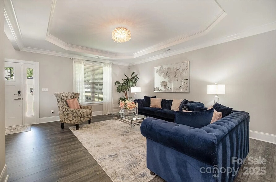 Building Photo - Room in House on Knollwood Cir