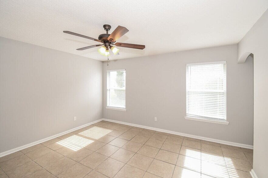 Building Photo - 1566 Hope Valley Dr