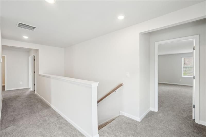 Building Photo - 26 Hemlock Ct