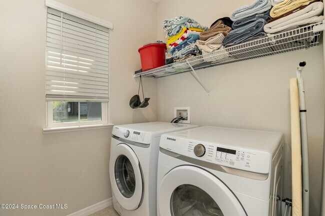 Building Photo - 4832 Shannock Ave