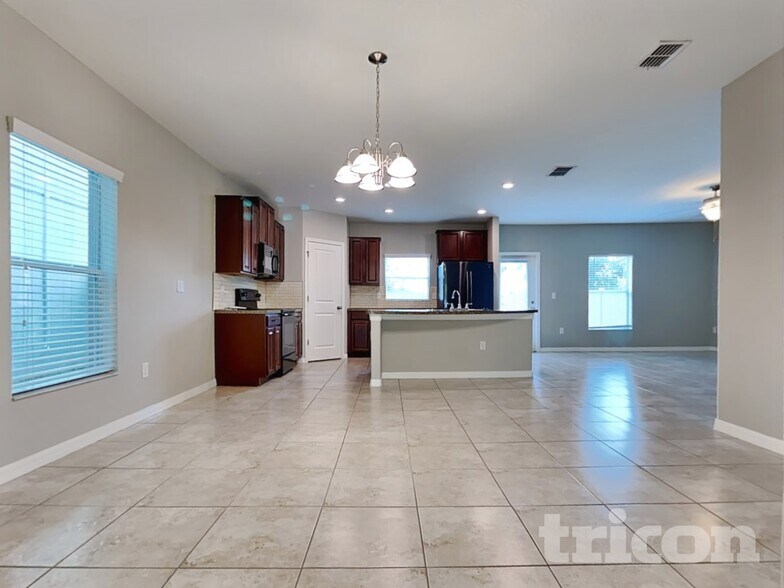 Building Photo - 4920 Reflecting Pond Cir