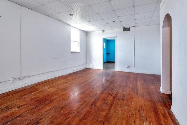 Building Photo - 521 N Dixie Hwy