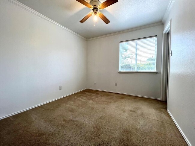 Building Photo - 1211 Saddle Dr