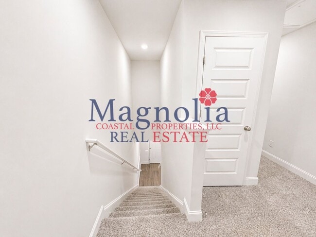 Building Photo - 3 Bedroom 2.5 Bathroom Townhome in Richmond Hill, GA