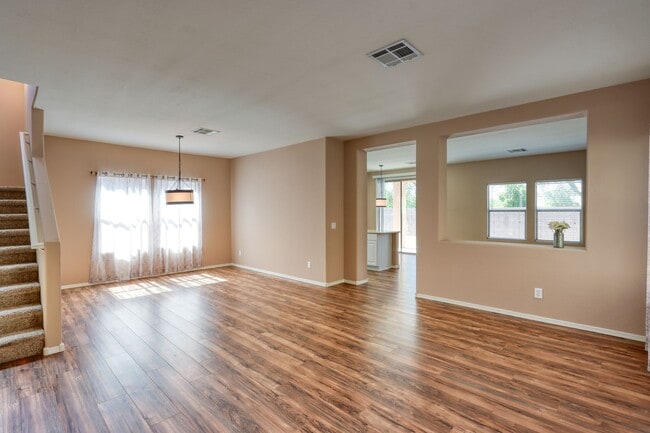 Building Photo - 40404 W Molly Ln