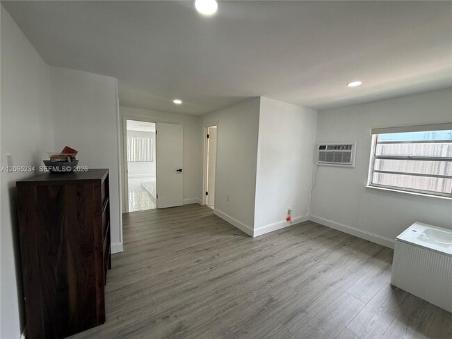 Building Photo - 8805 SW 43rd Terrace