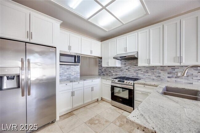 Building Photo - 2723 Seabridge Dr