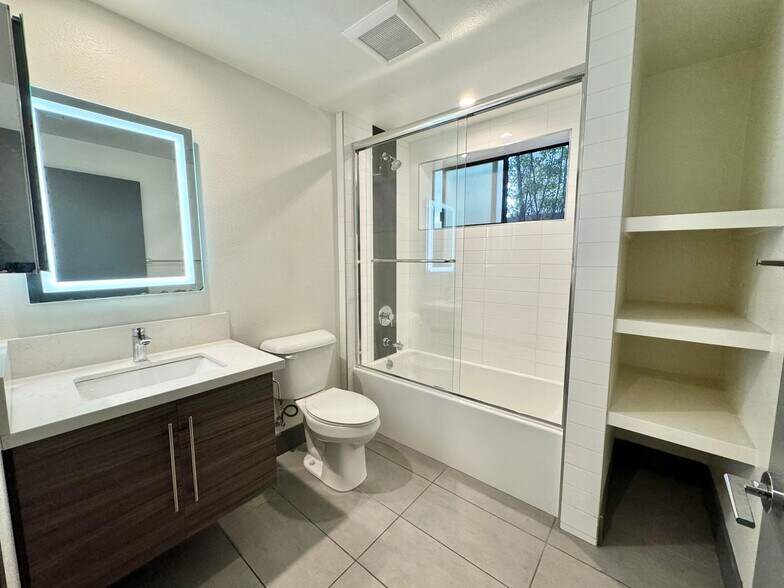 Building Photo - 3743 Midvale Ave