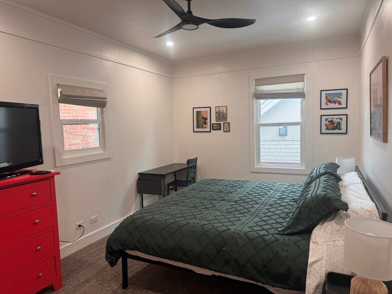 King Bedroom w/Dresser, Desk & Closet - 858 W Silver St