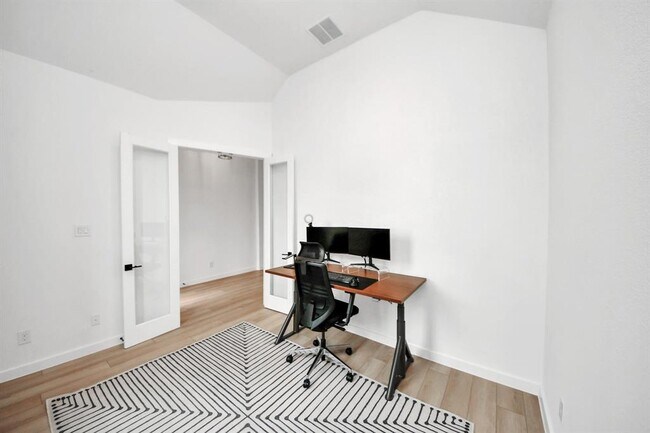 Building Photo - 3927 Shackleton Ct