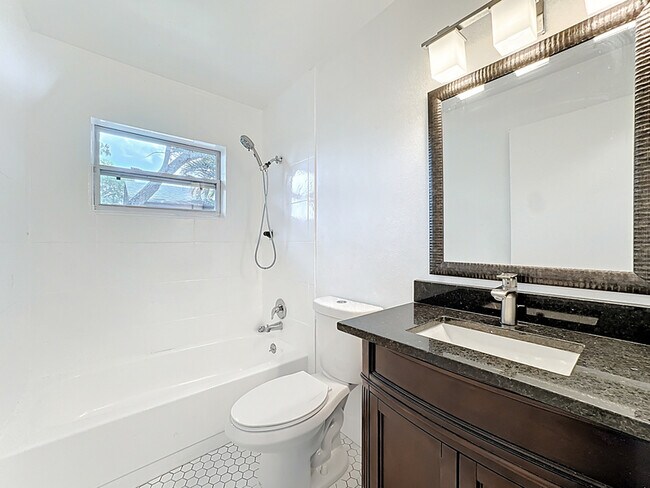 Building Photo - 3149 Nicholson Dr