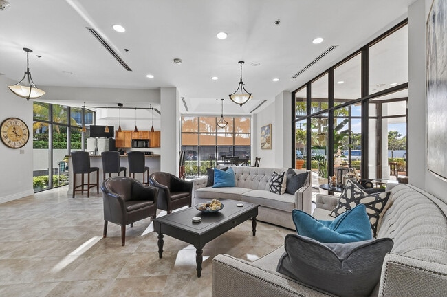 Building Photo - 600 Ocean Dr