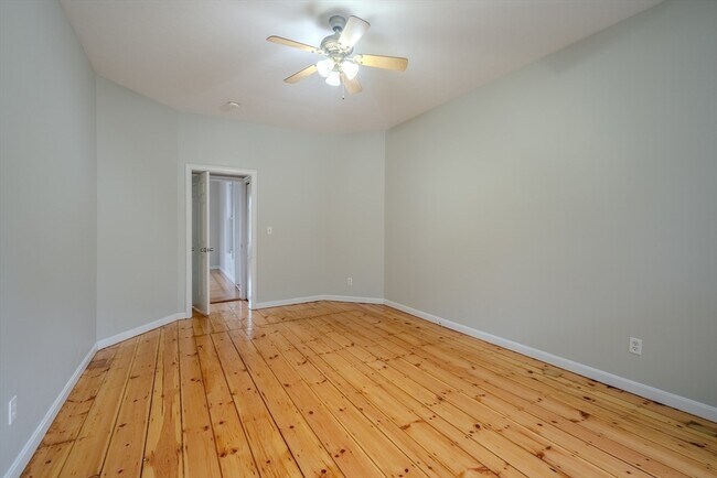 Building Photo - 117 Stevens St