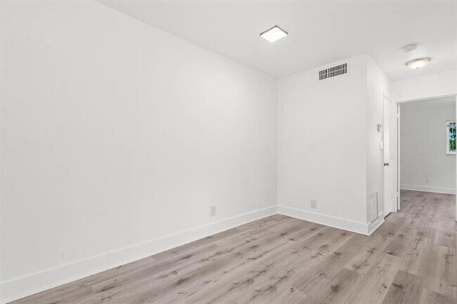 Building Photo - 45 NE 24th St