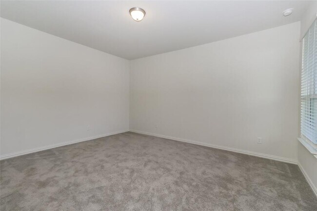 Building Photo - 530 Ansley Ct