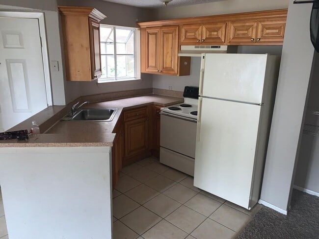 Building Photo - 1/1 Condo available on Plaza. Close to Mall at Millenia, Orlando