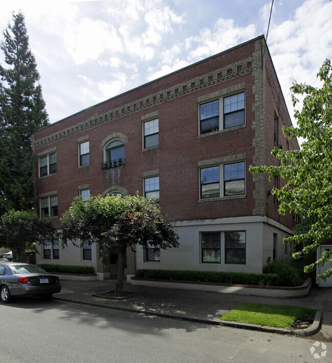 Primary Photo - 2934 SE Alder St
