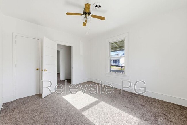 Building Photo - 100 Lowell St