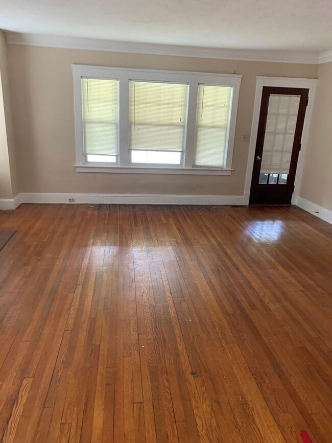 Building Photo - 2284-6 South Overlook Road