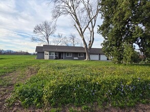 Building Photo - Country Style Living in this Charming Home in Anderson