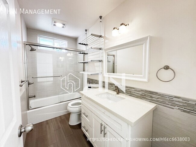 Building Photo - 776 Olive Ave