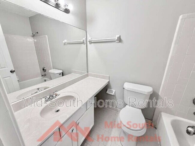 Building Photo - 6001 Cedarcrest Ct