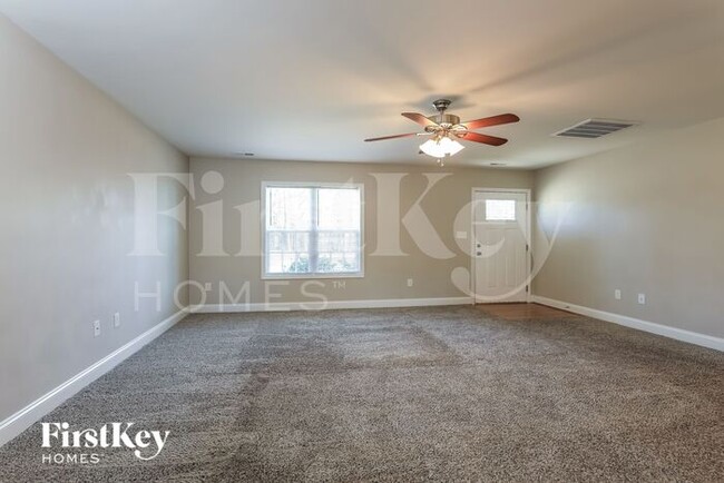 Building Photo - 288 Southcircle Dr NW