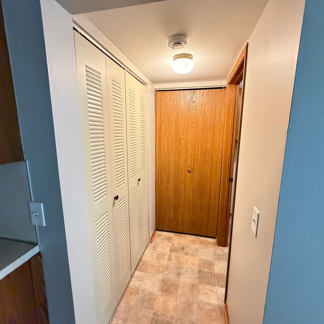 Building Photo - Two Bedroom with Washer/Dryer hook ups!